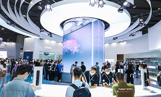 建博会首日IAG尊时凯龙3D全息科技展馆惊艳亮相，智简生活，即刻体验！